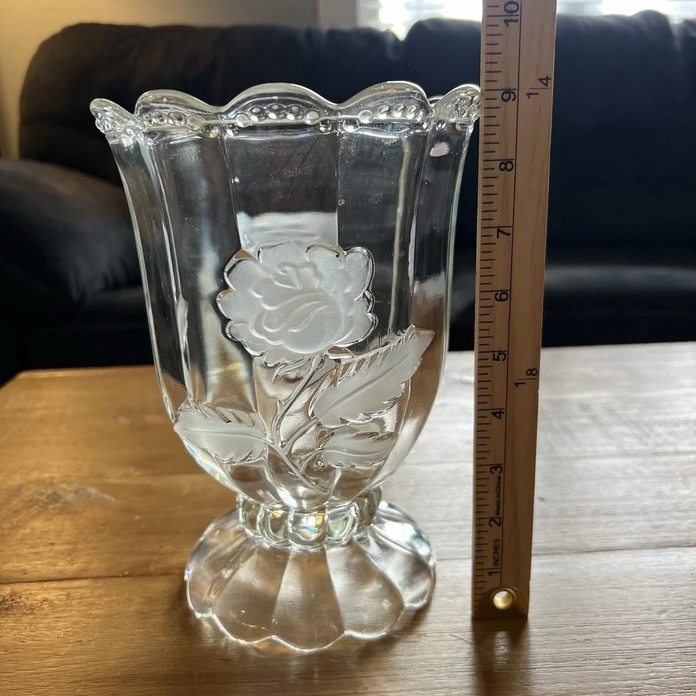 Vintage‎ Clear Pressed Glass Floral Rose Pedestal Large Vase Scalloped Rim MCM